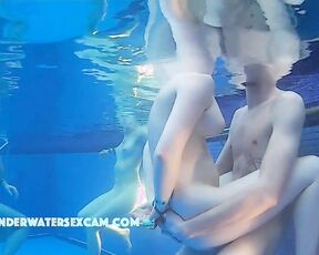 VIDEO OF THE DAY! Passionate underwater sex and great bodies