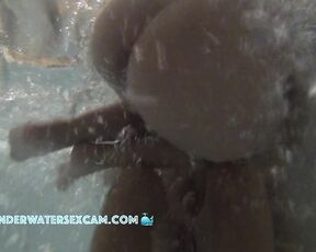 VIDEO OF THE DAY! WOW! Horny Teen 18+ couple gets crazy in whirlpool