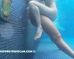 VIDEO OF THE DAY! Beauty needs big dick to get fucked underwater