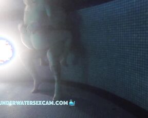 VIDEO OF THE DAY! Professional underwater fucker