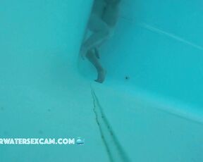Test fuck in sauna pool