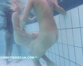 VIDEO OF THE DAY! Wonderful teens 18+ in a public pool