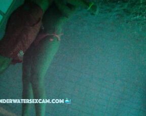 VIDEO OF THE DAY! Underwater blowjob and fun