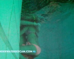 VIDEO OF THE DAY! Underwater blowjob and fun