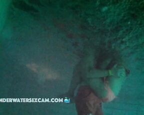 VIDEO OF THE DAY! Underwater blowjob and fun