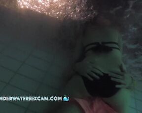He meets her and fucks under waterfall