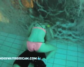 VIDEO OF THE DAY! Epic waterfall sex while the voyeur dives between their legs