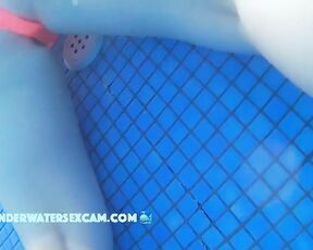 VIDEO OF THE DAY! Spanish girl masturbates with jet stream