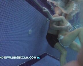 VIDEO OF THE DAY! Sex games underwater