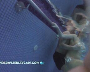 VIDEO OF THE DAY! Sex games underwater