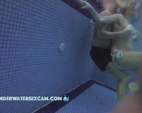 VIDEO OF THE DAY! Sex games underwater