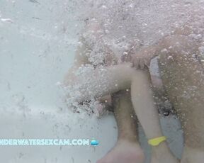 VIDEO OF THE DAY! Hot girl with hairy guy in jacuzzi