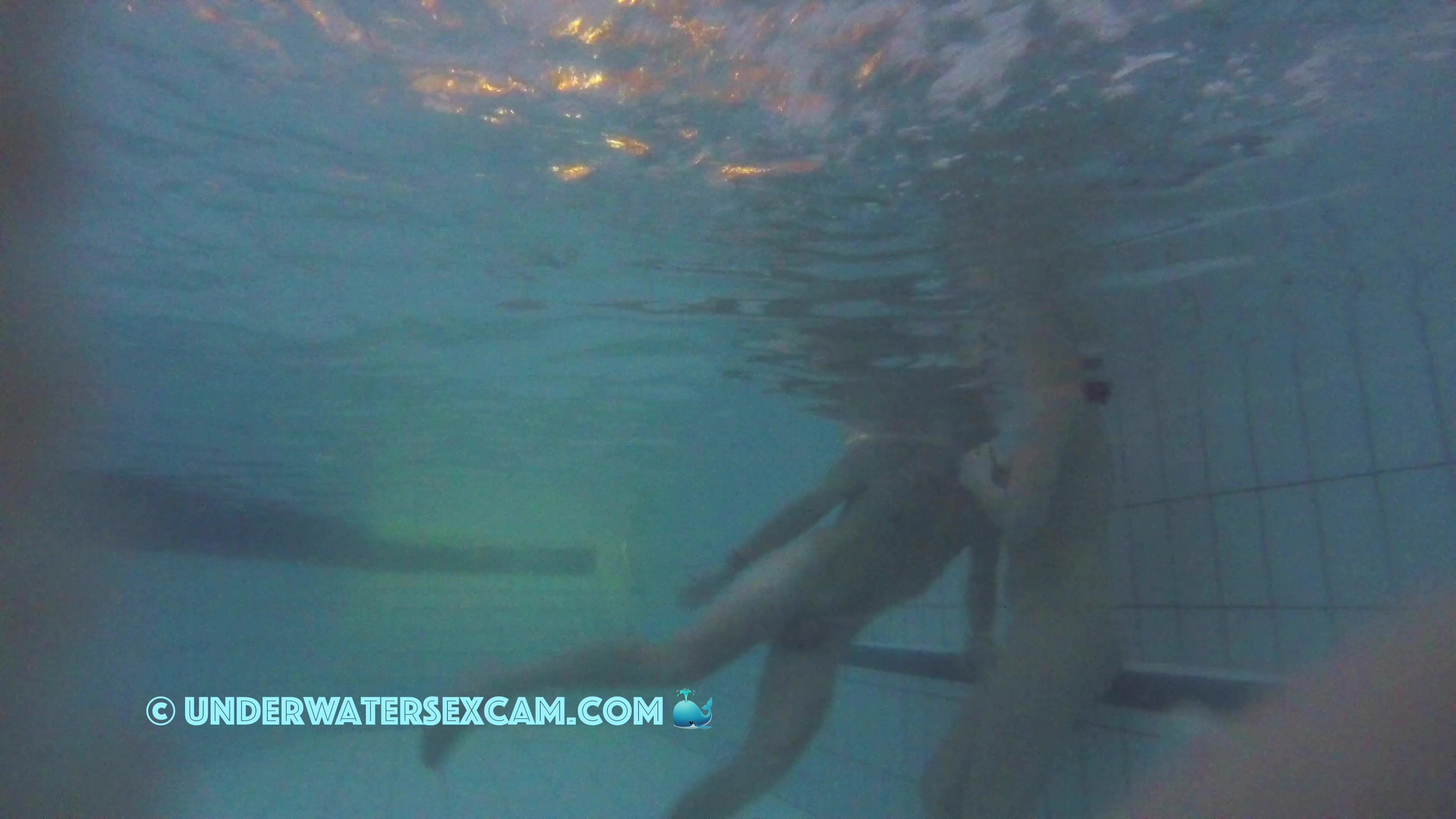 Young couple fucks not on underwater bench