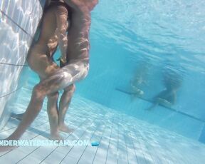 VIDEO OF THE DAY! Hot girl gives underwater handjob for a big hard dick