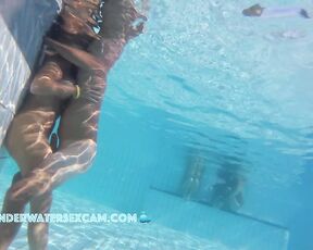 VIDEO OF THE DAY! Hot girl gives underwater handjob for a big hard dick