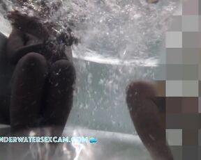 VIDEO OF THE DAY! Black latina teen waiting for something in the jacuzzi