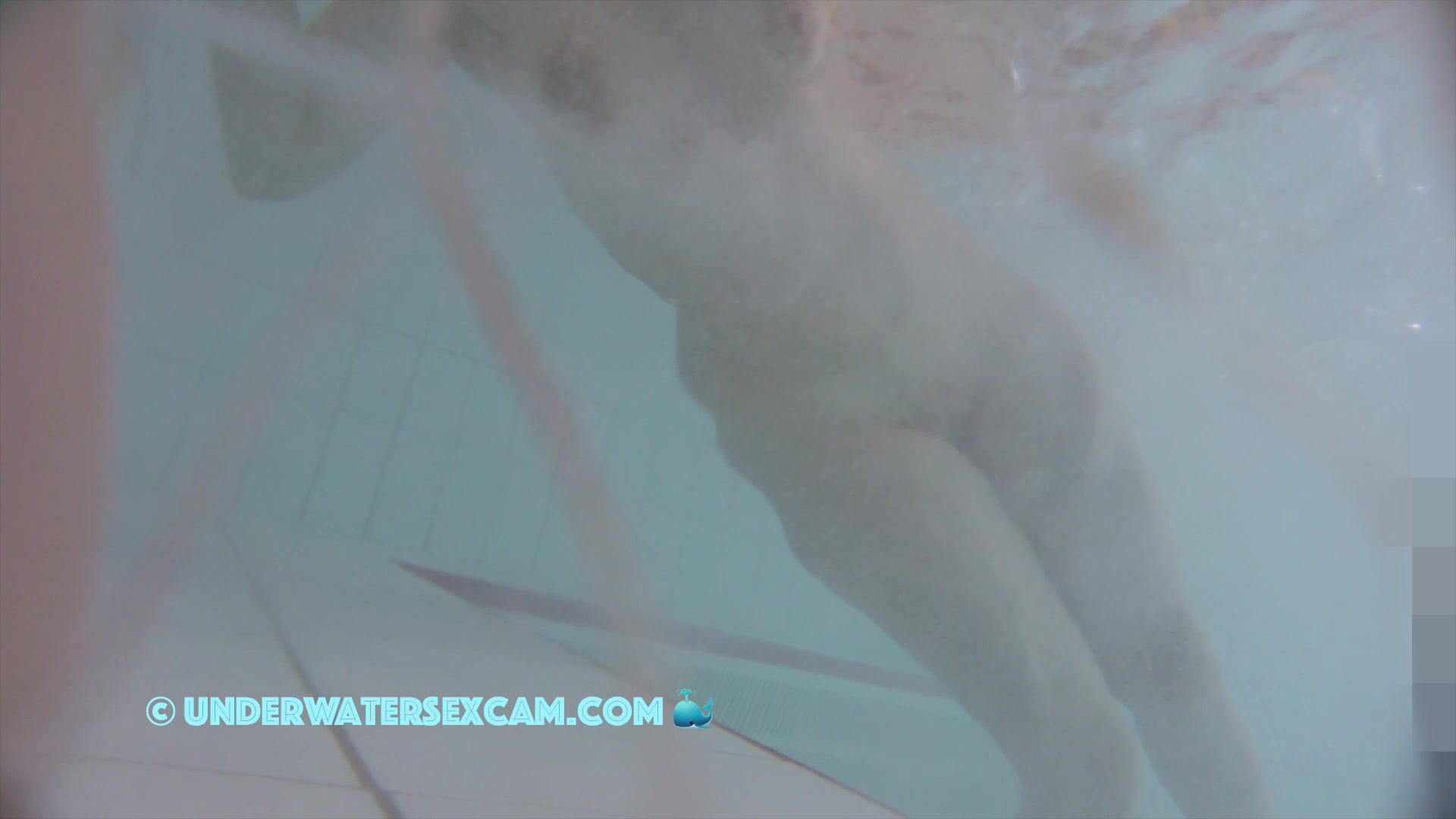 Hard breast massage with underwater jet