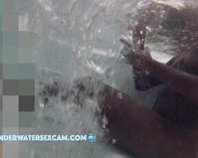 VIDEO OF THE DAY! Black Latina wants to talk in the jaccuzzi