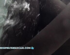 VIDEO OF THE DAY! Black Latina wants to talk in the jaccuzzi