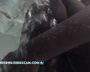 VIDEO OF THE DAY! Black Latina wants to talk in the jaccuzzi