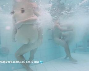 VIDEO OF THE DAY! This teen couple discovers the underwater sex