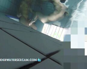 VIDEO OF THE DAY! Hot couple has underwater sex in a corner