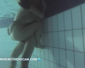 VIDEO OF THE DAY! Fast underwater sex with happy end