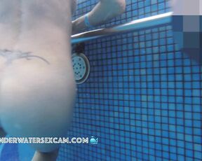 Hot lady enjoys the underwater massage and gets horny