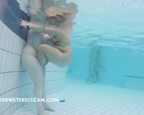 VIDEO OF THE DAY! Rare lesbian sex scene underwater