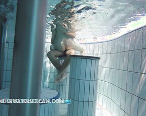 VIDEO OF THE DAY! Two teen couple get wild naked underwater