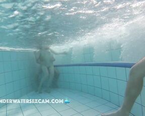 VIDEO OF THE DAY! Young girls like to be fucked by older men underwater