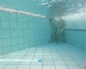 VIDEO OF THE DAY! Young girls like to be fucked by older men underwater