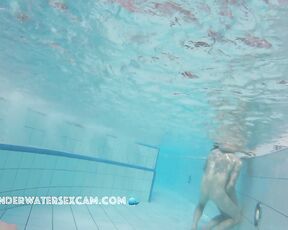 VIDEO OF THE DAY! Young girls like to be fucked by older men underwater