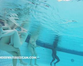 NEW! White girl loves to be naked in a public pool