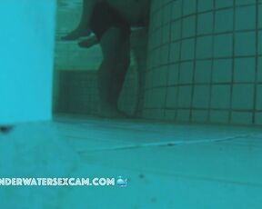 Underwater sex with swimming trunks on works