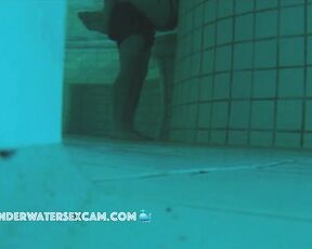 Underwater sex with swimming trunks on works