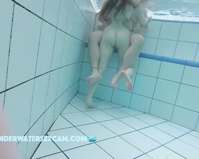 VIDEO OF THE DAY! This Teenie couple is the first time naked in the sauna pool and starts fucking