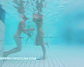 NEW! Young couple gets horny and dives underwater so no one realizes it