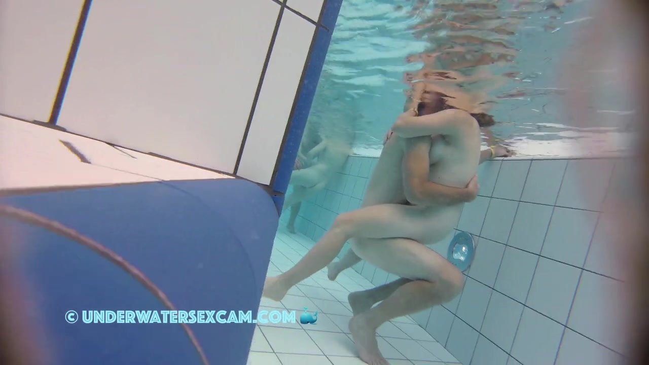 This is the slowest underwater sex I've ever seen but it's great