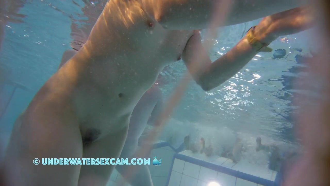 NEW! Lots of nudist girls are around me while the hidden surveillance cam is recording underwater in a public fkk resort.