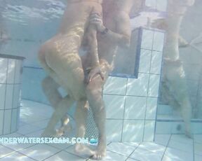 VIDEO OF THE DAY! A horny couple plays together and would love to fuck right away in the pool