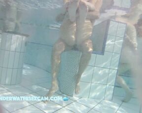 VIDEO OF THE DAY! A horny couple plays together and would love to fuck right away in the pool