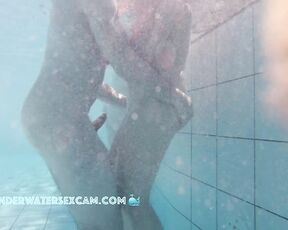 NEW! If you are naked in the sauna pool as a man, you can show your feelings - with your erection