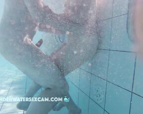 NEW! If you are naked in the sauna pool as a man, you can show your feelings - with your erection