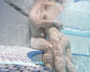 NEW! While she does her hand job he returns the favor by fingering her nicely
