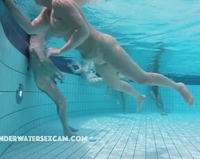 NEW! This lady has a lot of fun with the underwater massage and her pussy gets some too