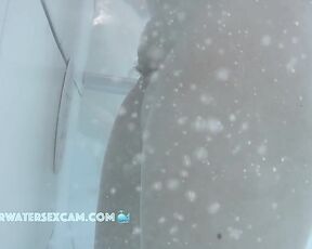 NEW! This somewhat hairy young lady masturbates and knows exactly that I am watching her