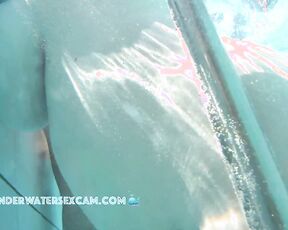 NEW! I would love to knead her big tits with both hands underwater
