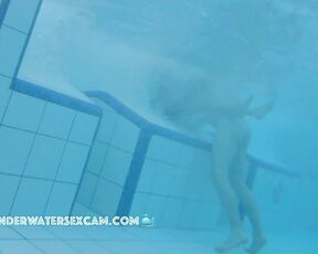 The two fuck shamelessly in the whole sauna pool