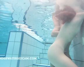 These young people still have to learn what you can do in the pool when you're naked